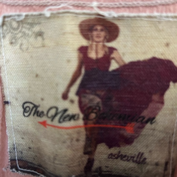 Elegant Two-Tone Midi Dress - Picture 3 of 7